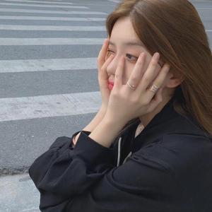 美女全身赤裸被塞汗强奸
