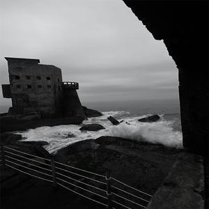 美女全身赤裸被塞汗强奸
